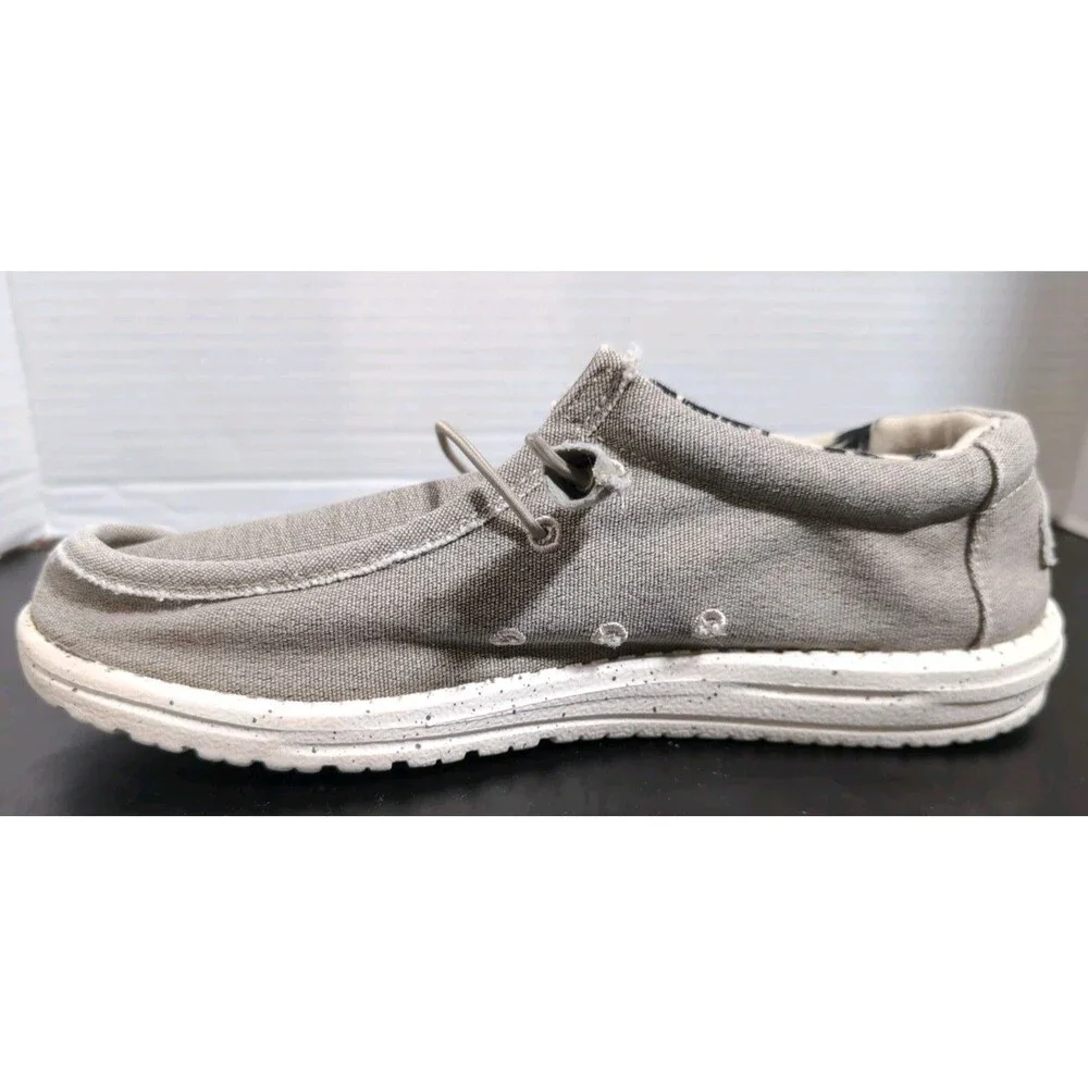 HEY DUDE WALLEY MEN'S SIZE 8 LIGHTWEIGHT SLIP ON SHOES BEIGE GUC